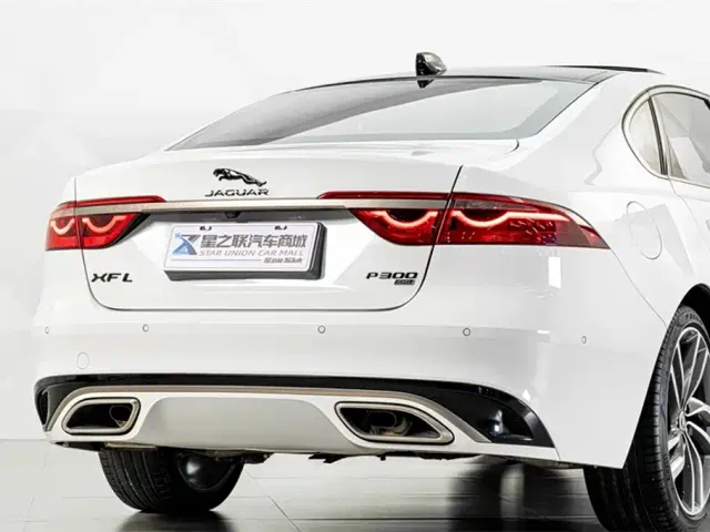Jaguar XFL — Фото автомобиля 7