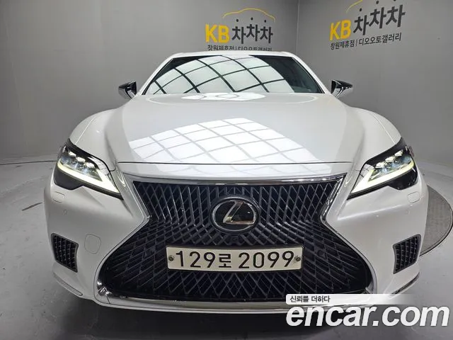 Lexus LS — Фото автомобиля 2