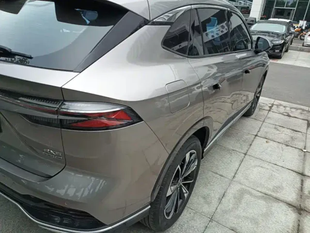 Roewe RX5 — Фото автомобиля 7