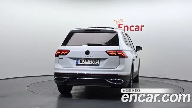 Volkswagen Tiguan — Фото автомобиля 4