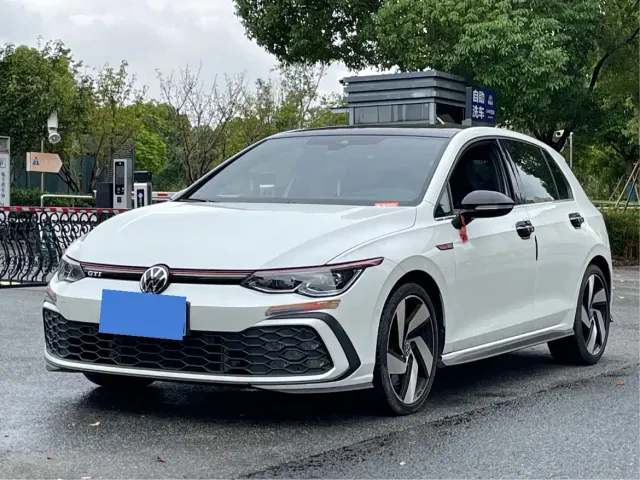 Фотография автомобиля — Volkswagen Golf GTI