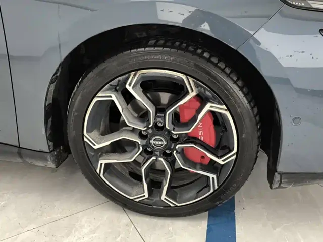 Nissan N7 — Фото автомобиля 6