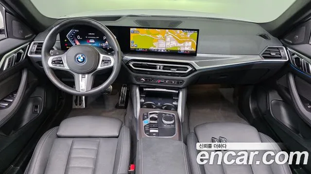 BMW i4 — Фото автомобиля 10