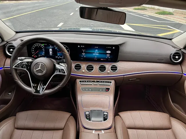 Mercedes-Benz E-Class — Фото автомобиля 10