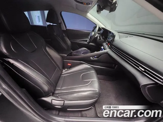 Hyundai Avante CN7 — Фото автомобиля 10