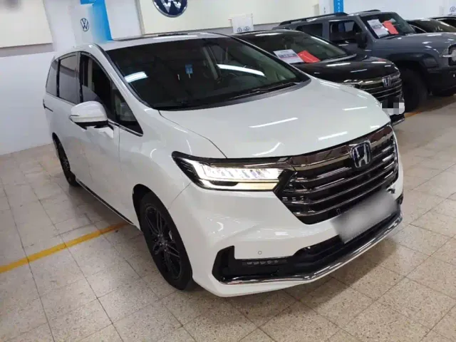 Honda Odyssey — Фото автомобиля 3