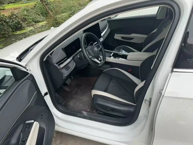 Volkswagen Sagitar — Фото автомобиля 3