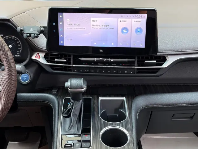 Toyota Sienna — Фото автомобиля 11