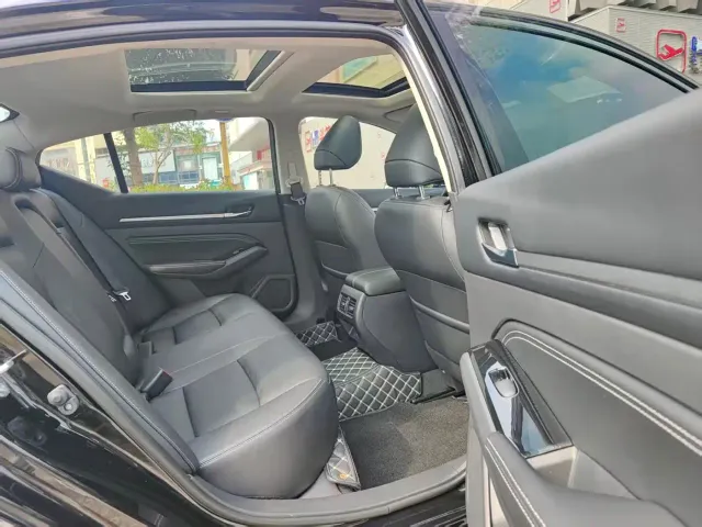 Nissan Teana — Фото автомобиля 12