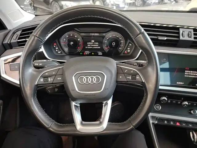 Audi Q3 — Фото автомобиля 10