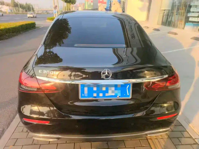 Mercedes-Benz E-Class — Фото автомобиля 9