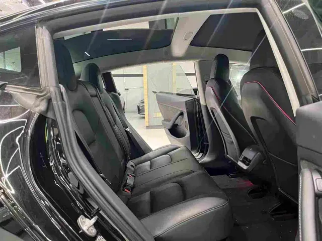 Tesla Model 3 — Фото автомобиля 15