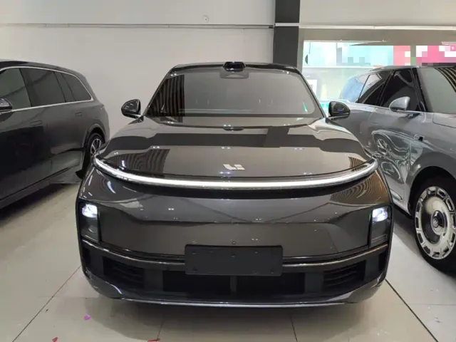 Li Auto L9 — Фото автомобиля 2