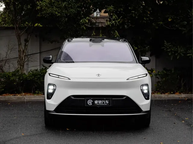 Nio ES8 — Фото автомобиля 2