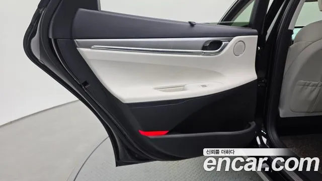 Hyundai Grandeur (New) Hybrid — Фото автомобиля 14