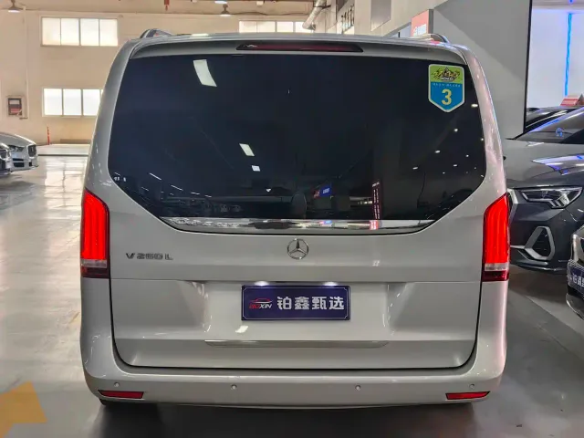 Mercedes-Benz V-Class — Фото автомобиля 6