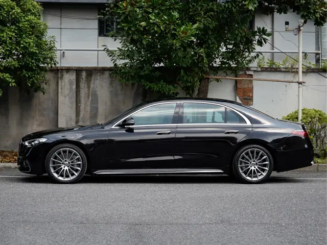 Mercedes-Benz S-Class — Фото автомобиля 3