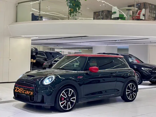 Фотография автомобиля — MINI John Cooper Works