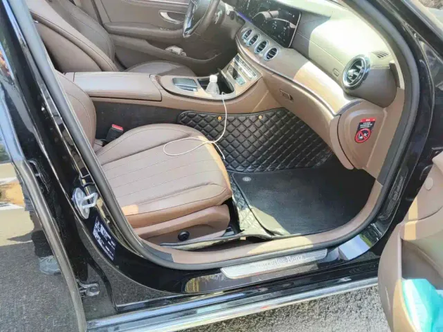 Mercedes-Benz E-Class — Фото автомобиля 13