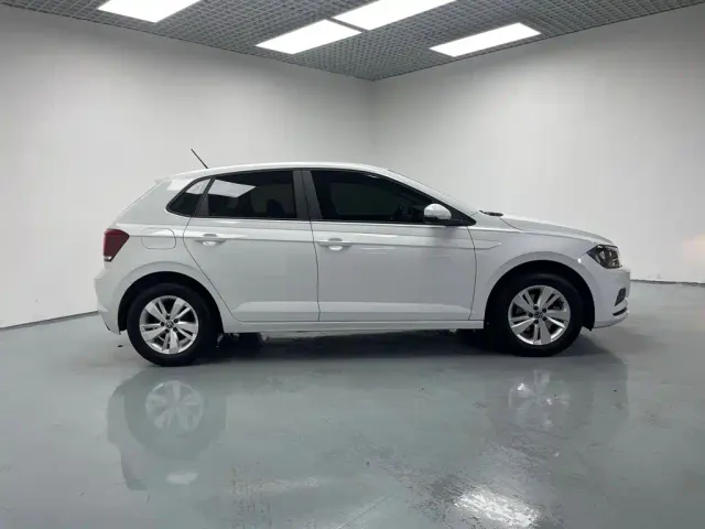 Volkswagen Polo — Фото автомобиля 4