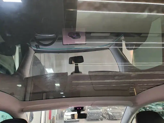 Tesla Model Y — Фото автомобиля 17