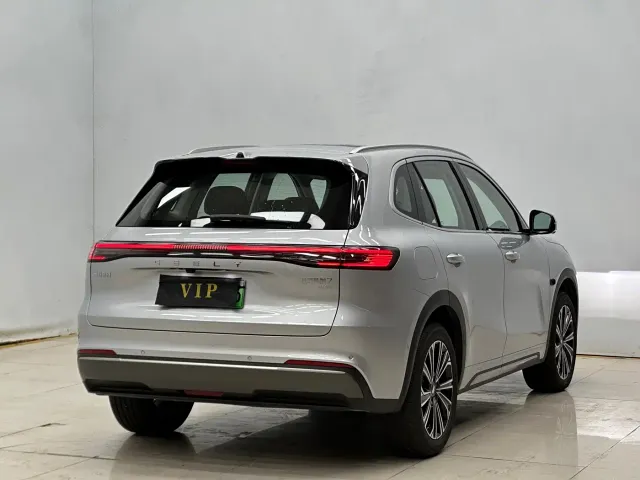 Geely Galaxy Galaxy Starship 7 EM-i 2026 135km Spaceship Edition — Фото автомобиля 9