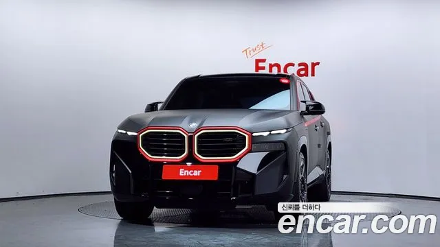 BMW XM — Фото автомобиля 2
