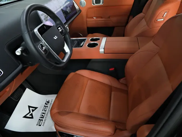 Li Auto L7 — Фото автомобиля 7