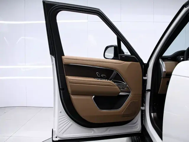 Land Rover Range Rover — Фото автомобиля 12