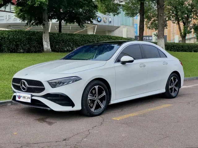 Фотография автомобиля — Mercedes-Benz A-Class
