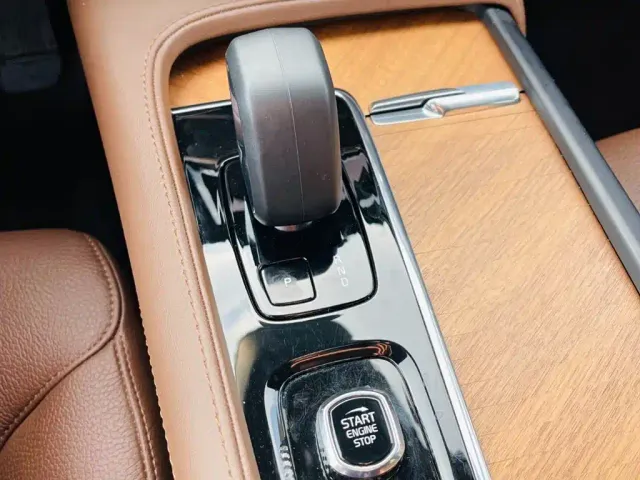 Volvo S90 — Фото автомобиля 26