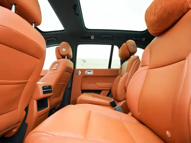 Li Auto L8 — Фото автомобиля 19