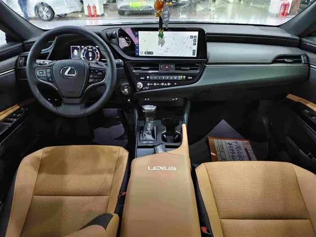 Lexus ES — Фото автомобиля 6