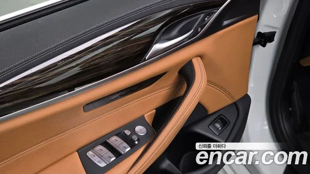 BMW 5 Series — Фото автомобиля 16