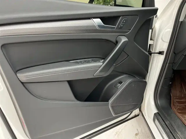 Audi Q5L — Фото автомобиля 9