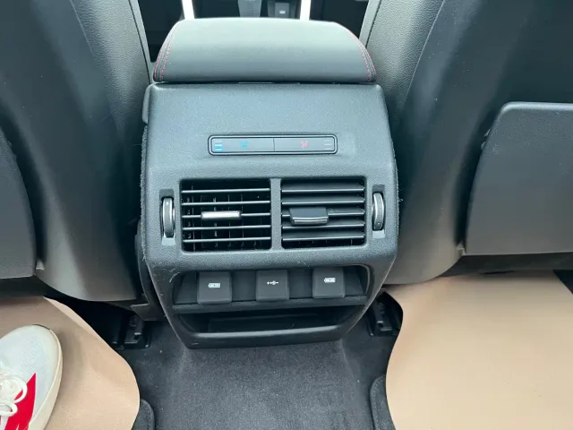Land Rover Discovery Sport — Фото автомобиля 15