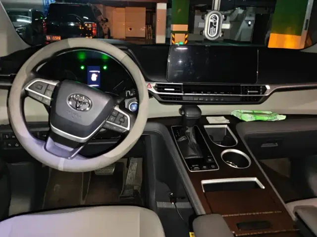 Toyota Granvia — Фото автомобиля 12