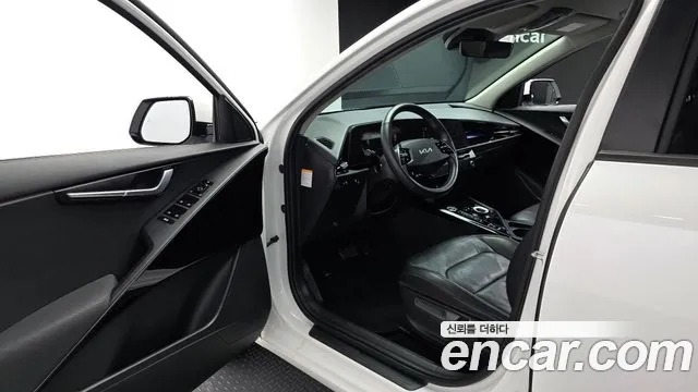 Kia Niro — Фото автомобиля 10