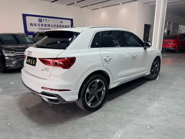 Audi Q3 — Фото автомобиля 4