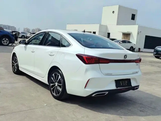 Changan Eado — Фото автомобиля 17