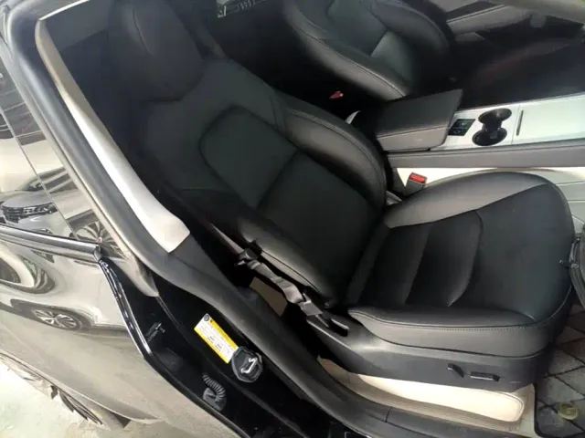 Tesla Model Y — Фото автомобиля 24