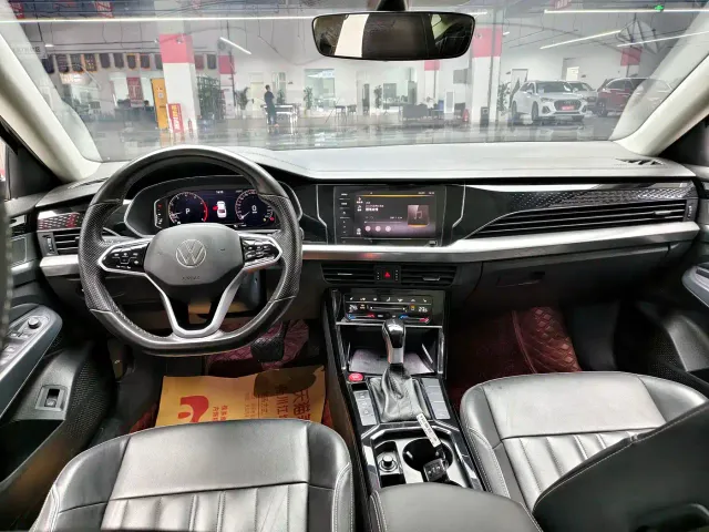 Volkswagen Passat — Фото автомобиля 2