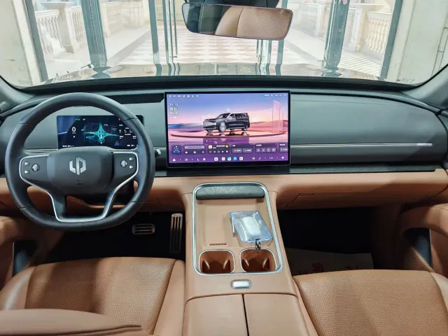 Leapmotor D Series — Фото автомобиля 12