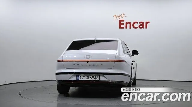 Hyundai Grandeur GN7 — Фото автомобиля 4