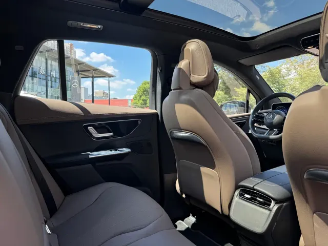 Mercedes-Benz EQE SUV — Фото автомобиля 13