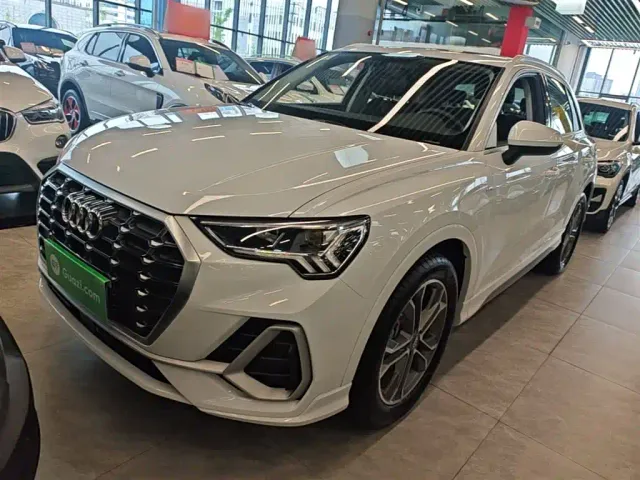 Фотография автомобиля — Audi Q3