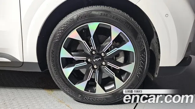 Kia Carnival — Фото автомобиля 6