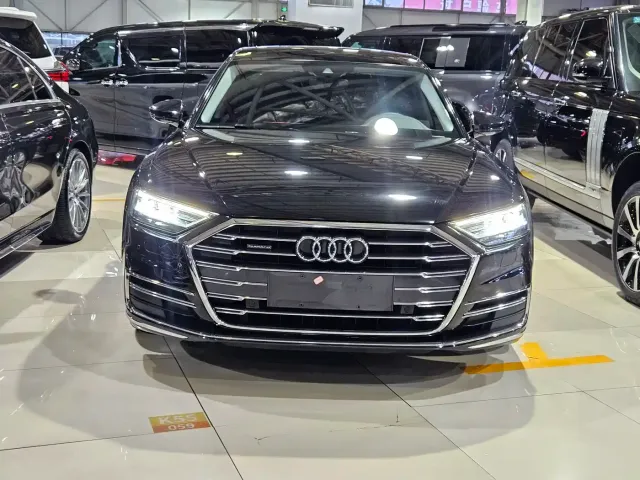 Audi Audi A8 2022 A8L 50 TFSI quattro Comfort Collector's Edition — Фото автомобиля 2