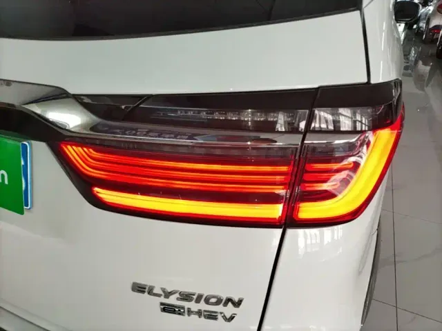 Honda Elysion — Фото автомобиля 7