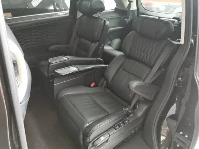 Honda Elysion — Фото автомобиля 16